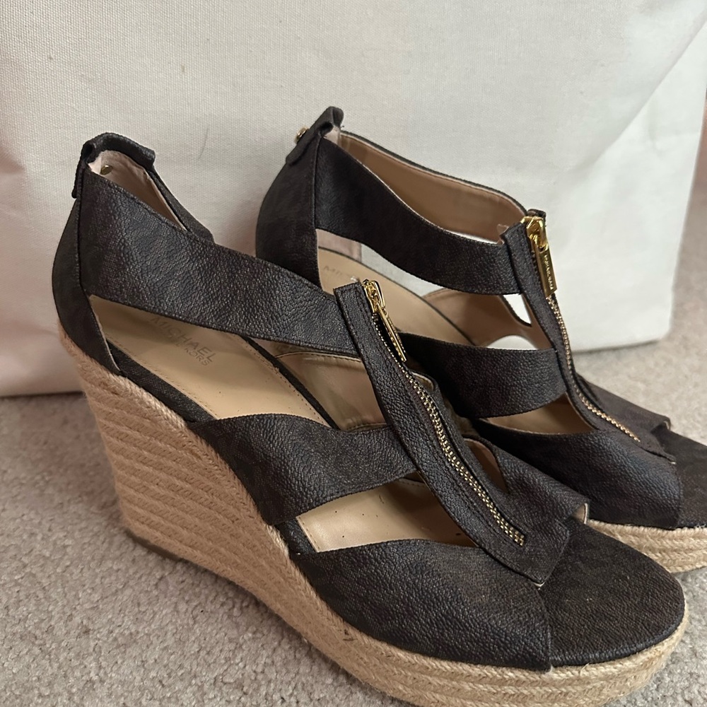 Michael Kors Black Wedge Sandals with T-Strap Design